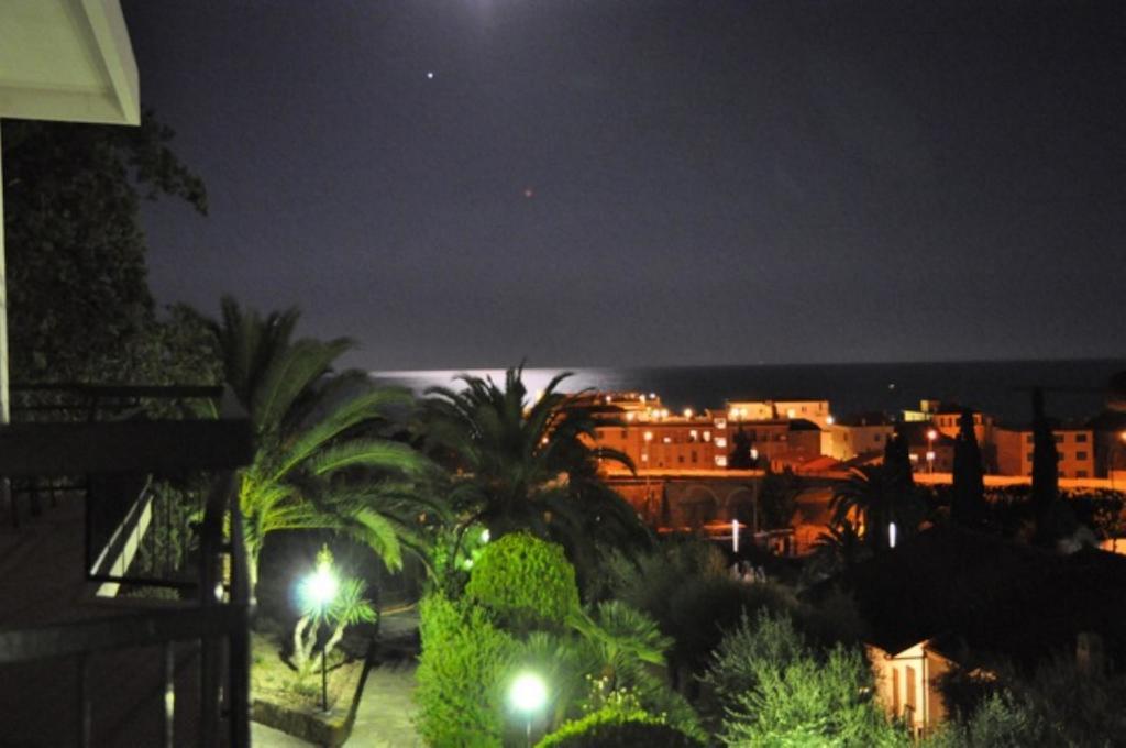 Residence La Carruba Diano Marina Buitenkant foto