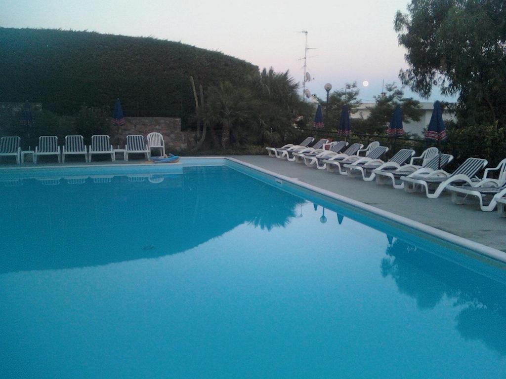 Residence La Carruba Diano Marina Buitenkant foto