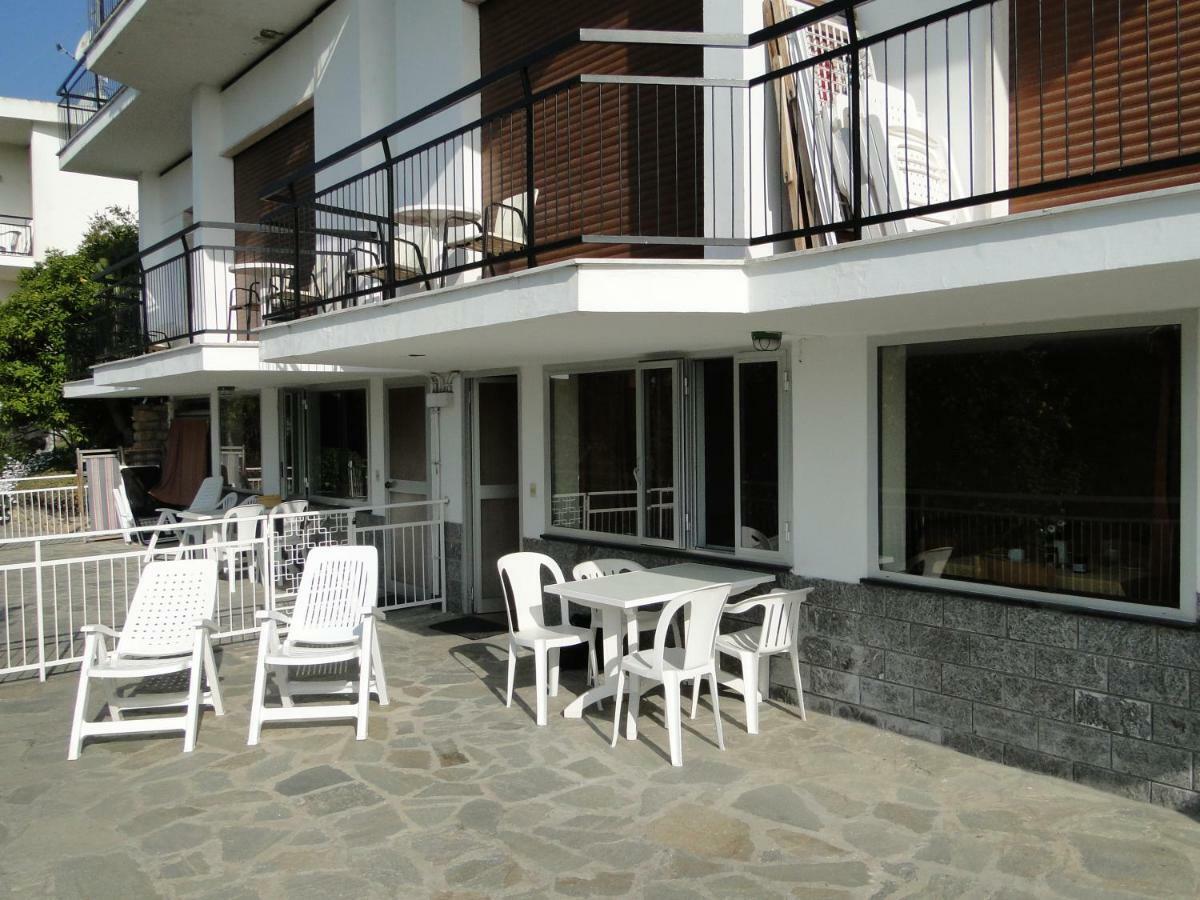 Residence La Carruba Diano Marina Buitenkant foto