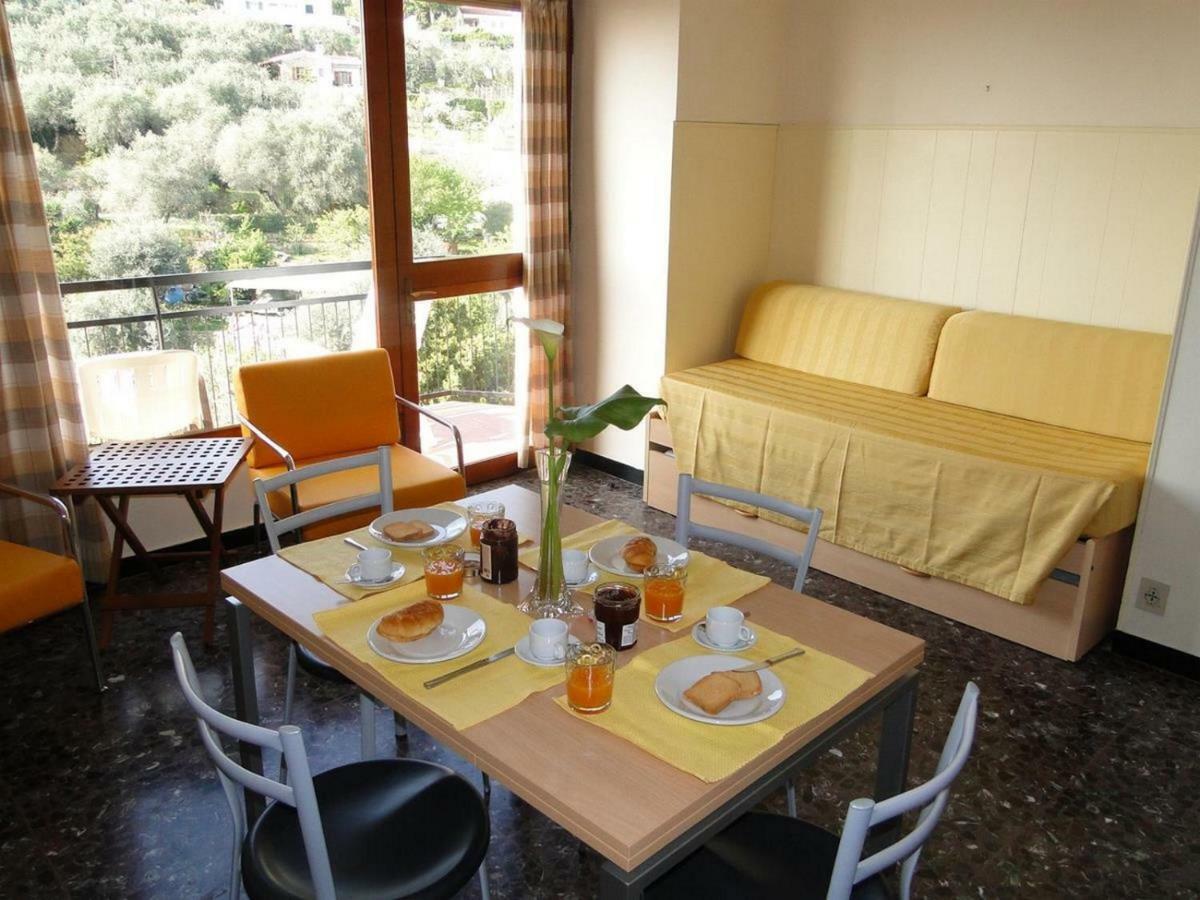 Residence La Carruba Diano Marina Buitenkant foto